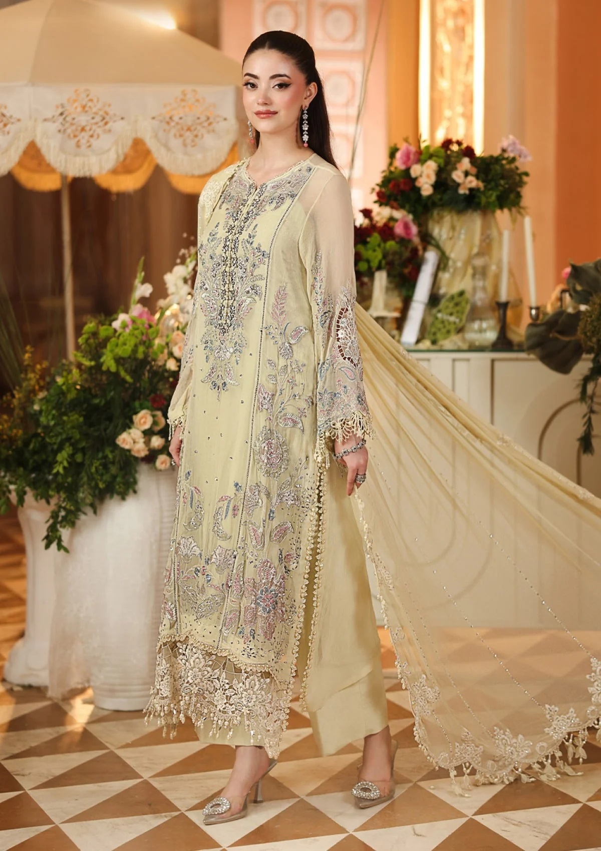 Maria B LIME YELLOW pakistani fashion outfit in yellow tones.